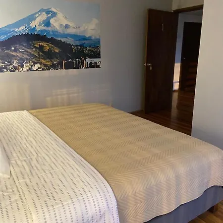 Blue House La Floresta Quito Exterior photo