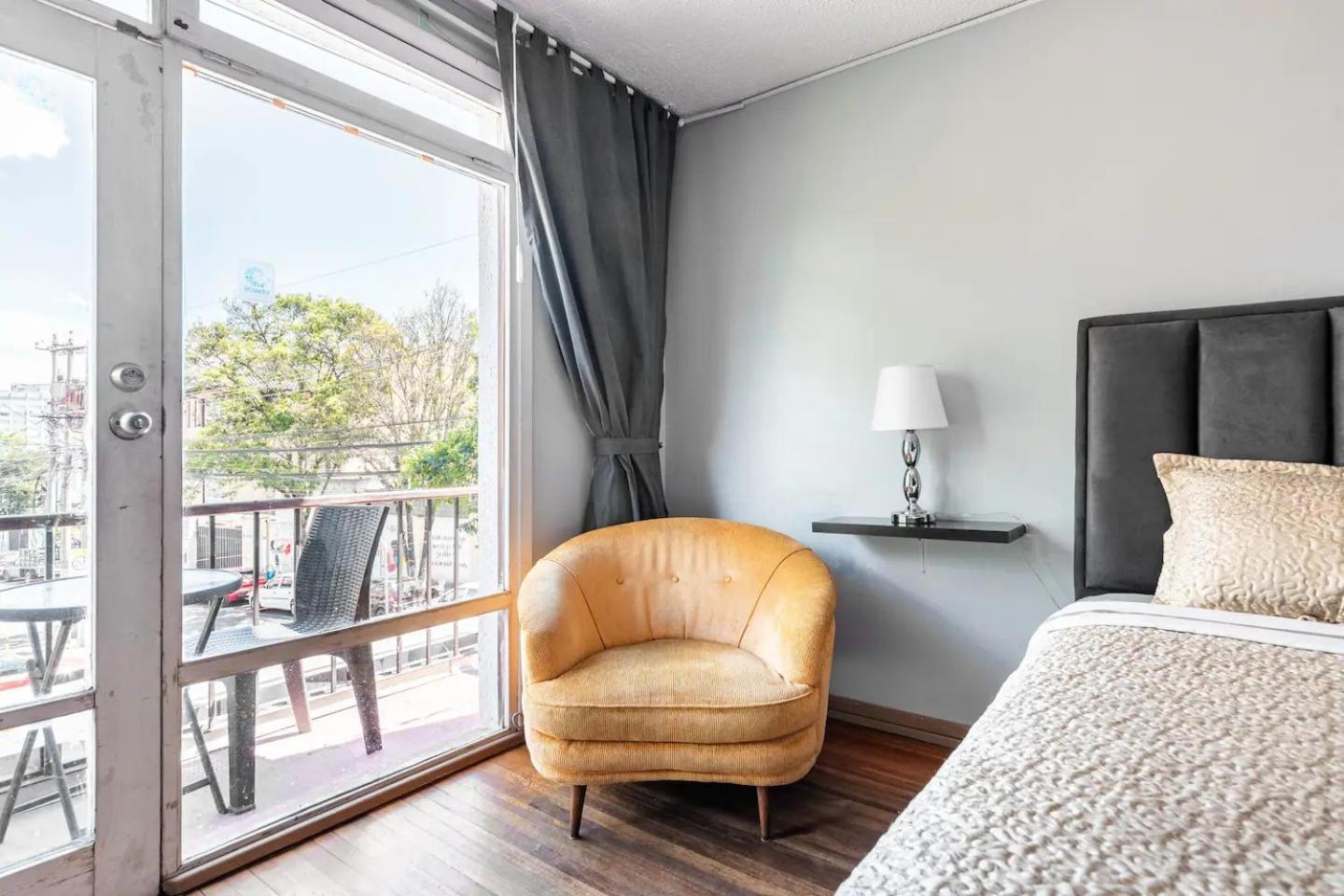 Blue House La Floresta 旅馆