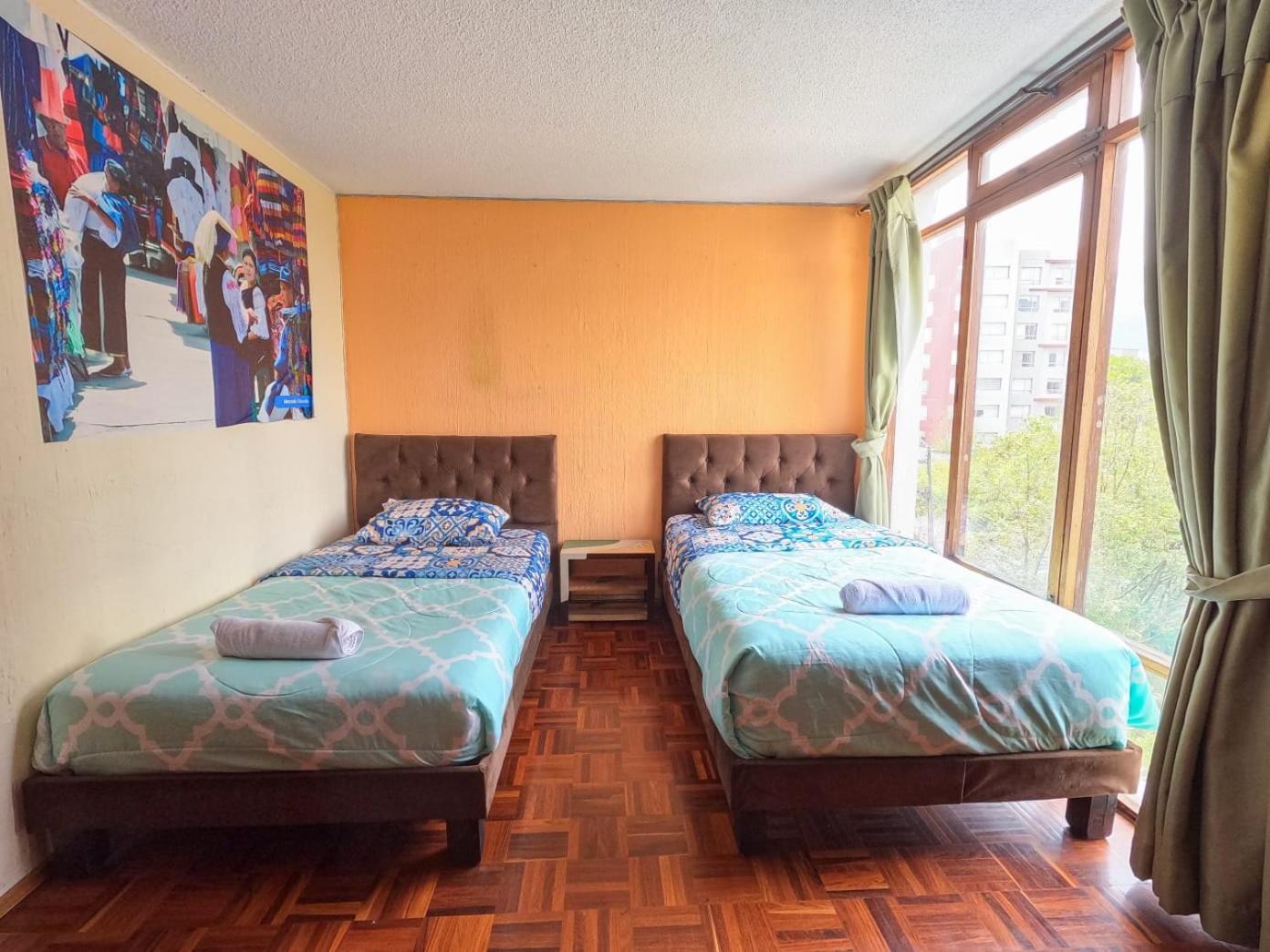 Hostel Blue House La Floresta Quito