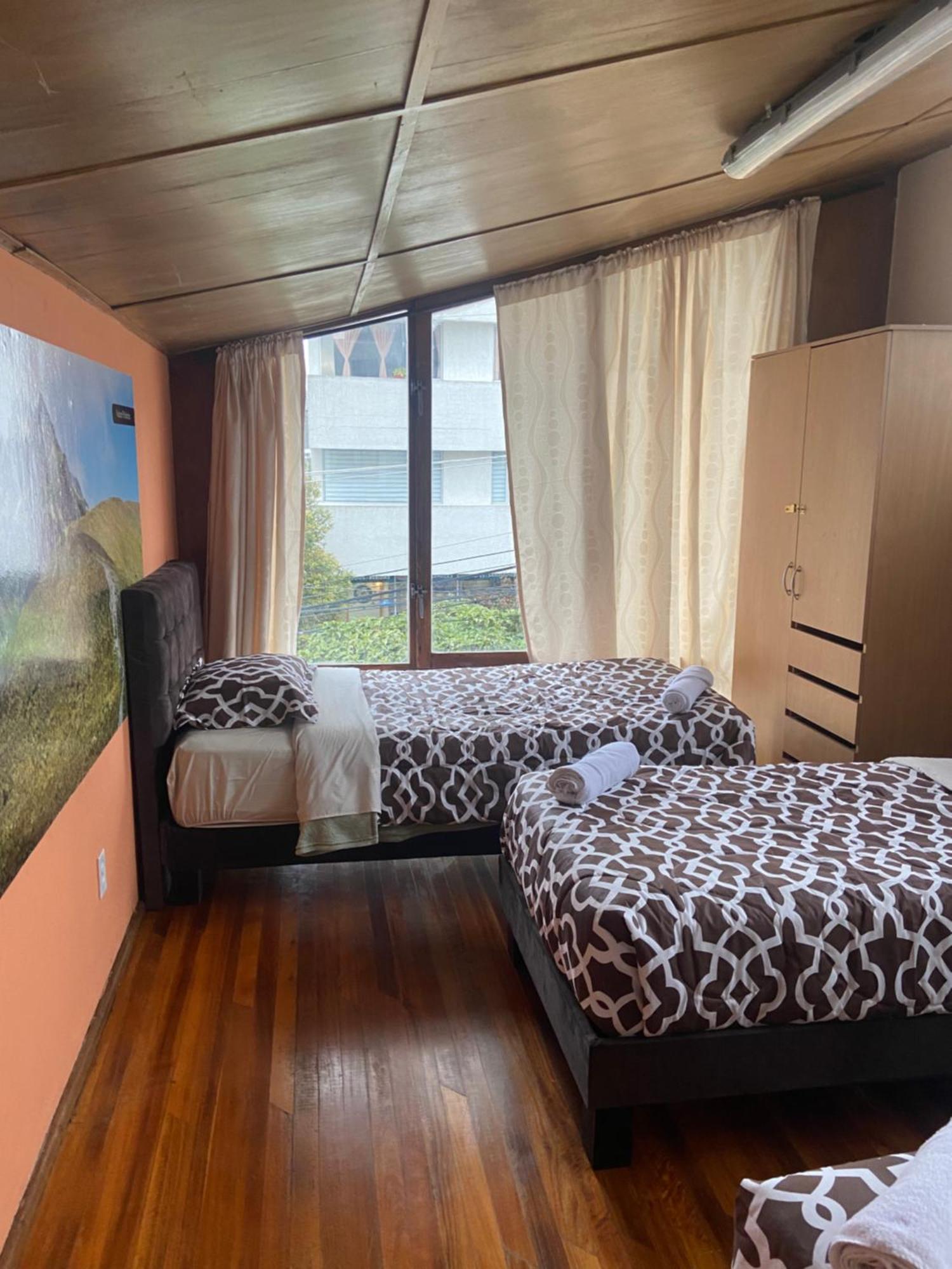 Blue House La Floresta 旅馆